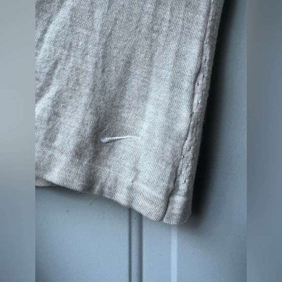 Nike Golf Vneck Merino Wool beige sweater size Medium - Picture 4 of 7